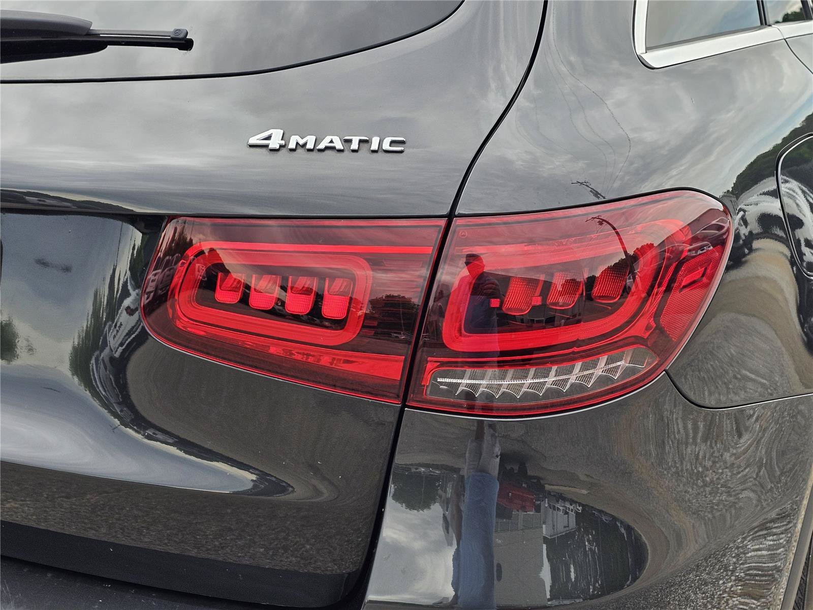 Used 2021 Graphite Grey Metallic Mercedes-Benz GLC 300 image 9