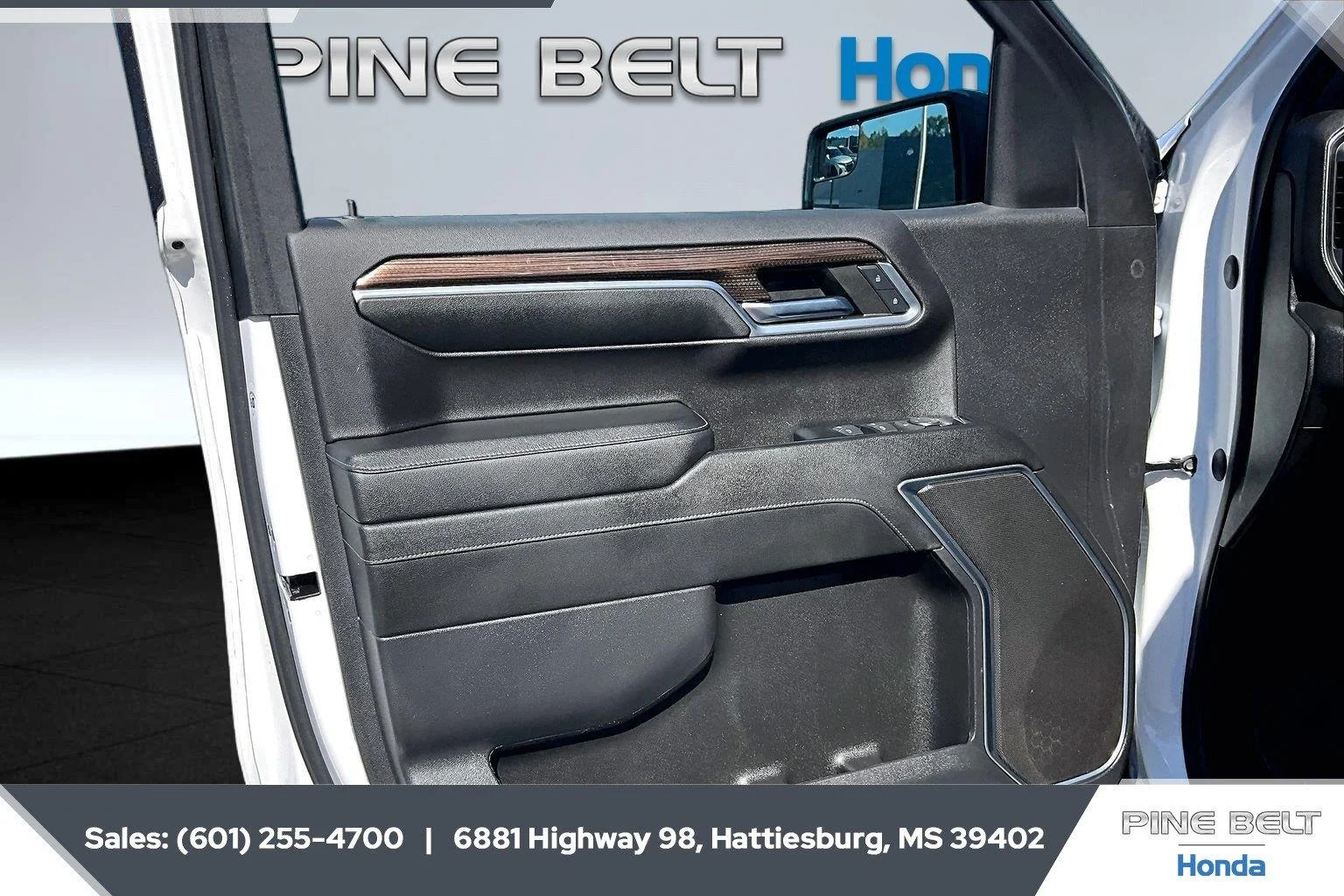 Used 2023 Summit White Chevrolet RST image 17