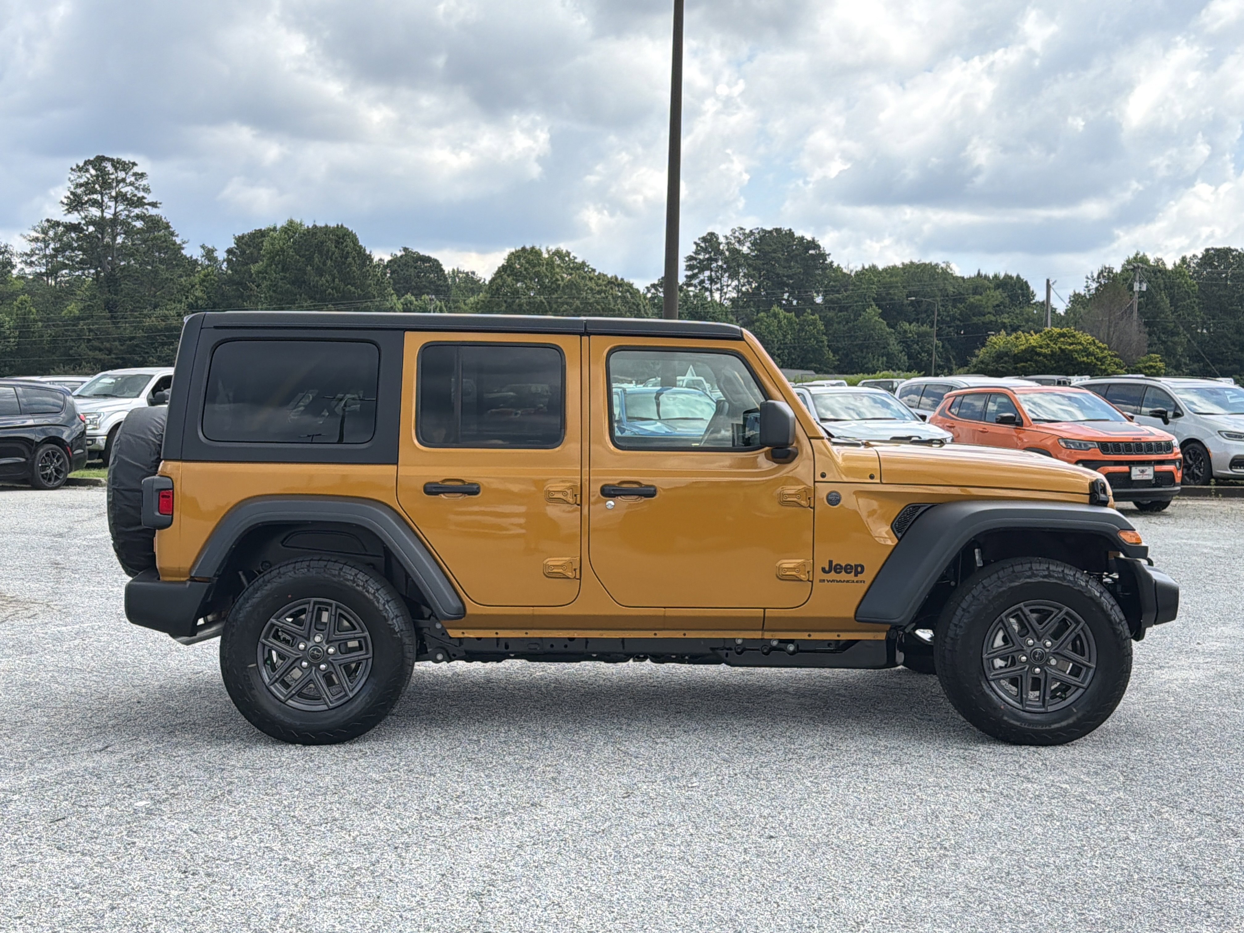 New 2026 Goldilocks Jeep Sport S image 9