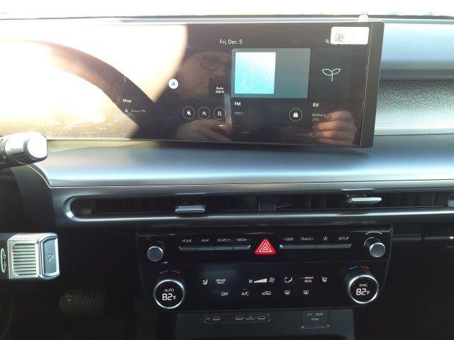 New 2026 Abyss Black Hyundai SE image 21