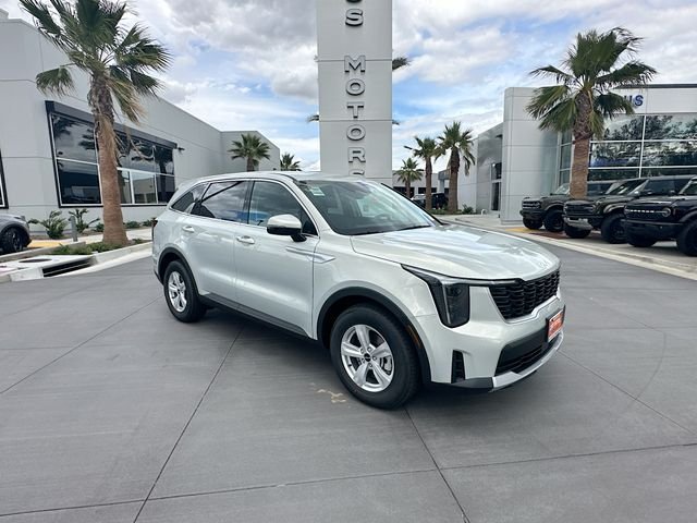 2026 Kia Sorento LX AT's photo