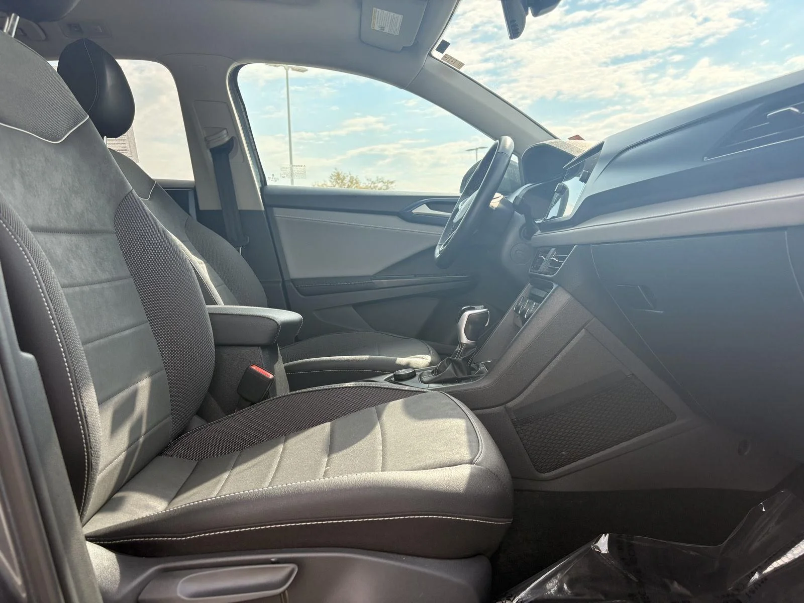 Certified Used 2024 GRAY Volkswagen SE image 14
