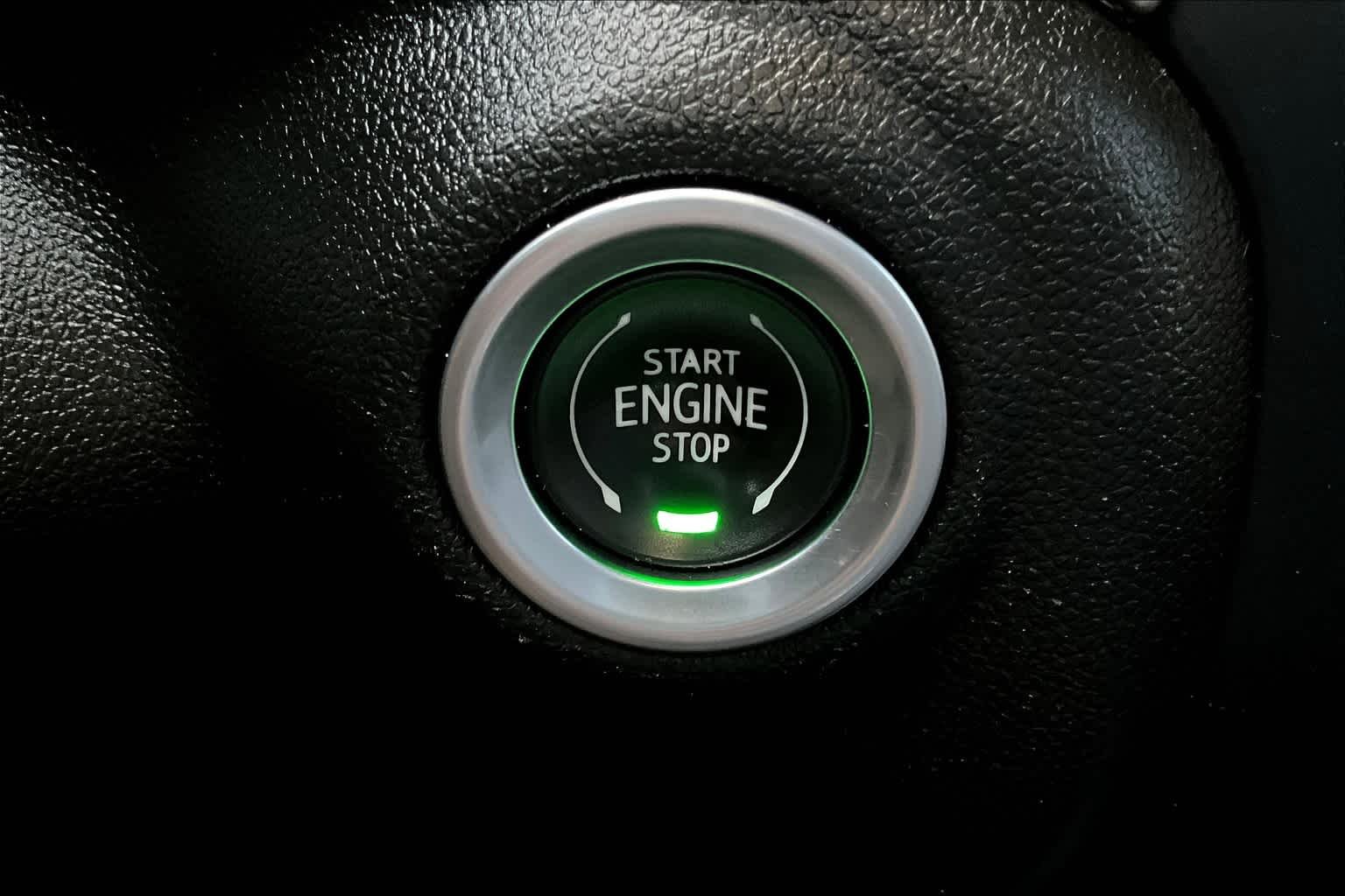 Used 2022 Quicksilver Metallic GMC Denali image 33