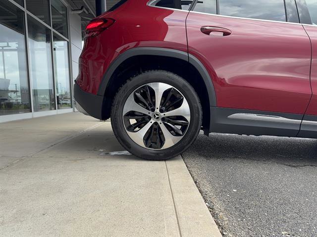 New 2026 MANUFAKTUR Patagonia Red Metallic Mercedes-Benz GLA 250 4MATIC® image 25