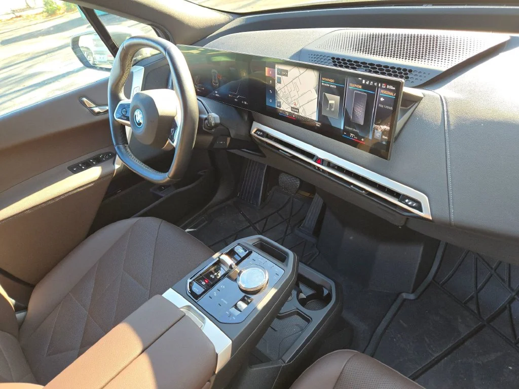 Used 2023 Oxide Gray Metallic BMW xDrive50 image 10