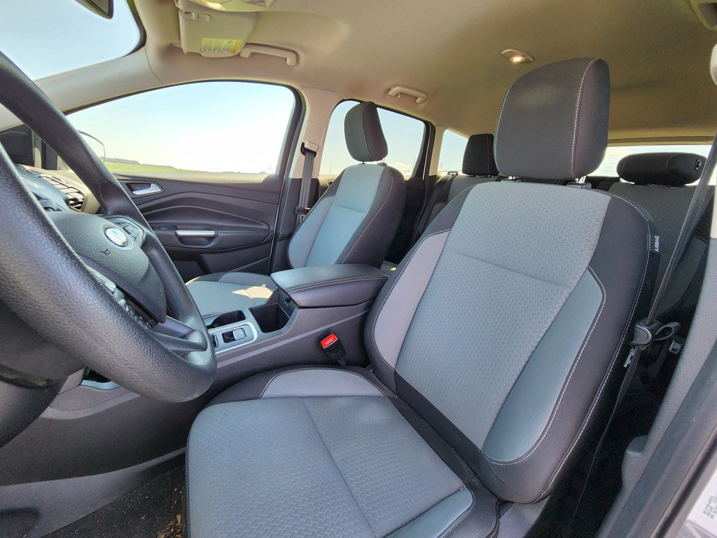 Used 2019 Oxford White Ford SE image 4