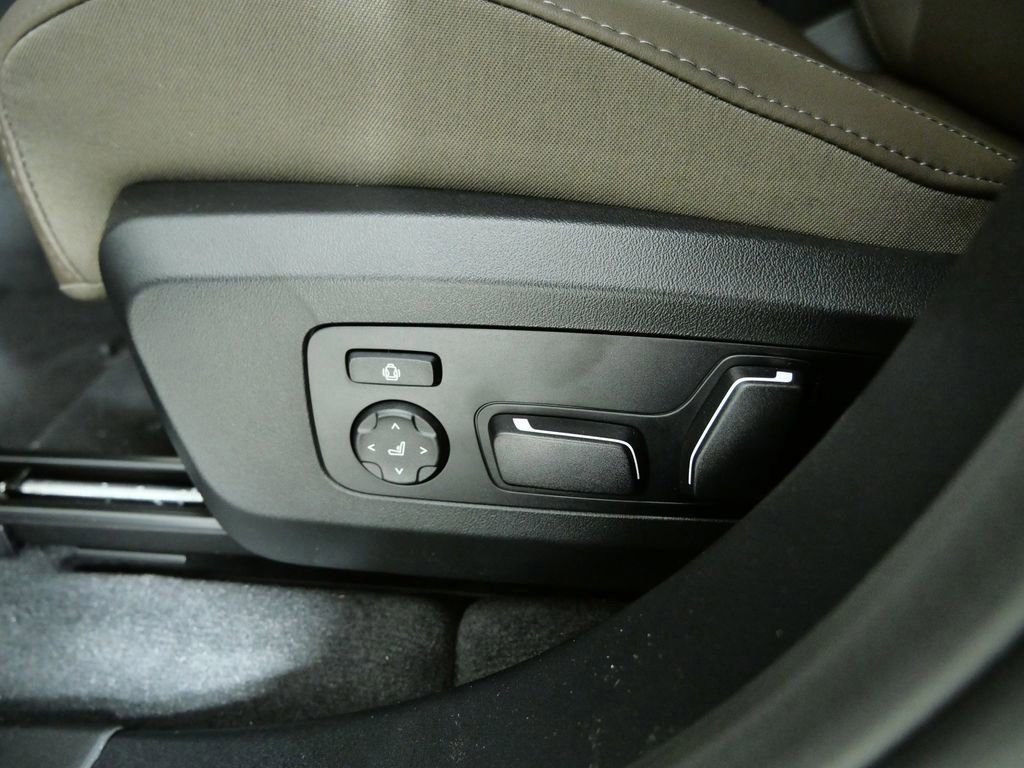 Used 2026 Alpine White BMW 30 xDrive image 31