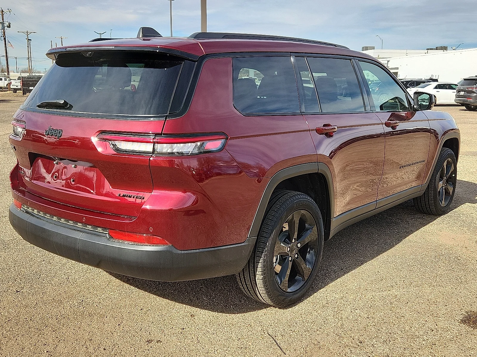 New 2025 PRV Velvet Red Jeep L LIMITED 4X4 image 4