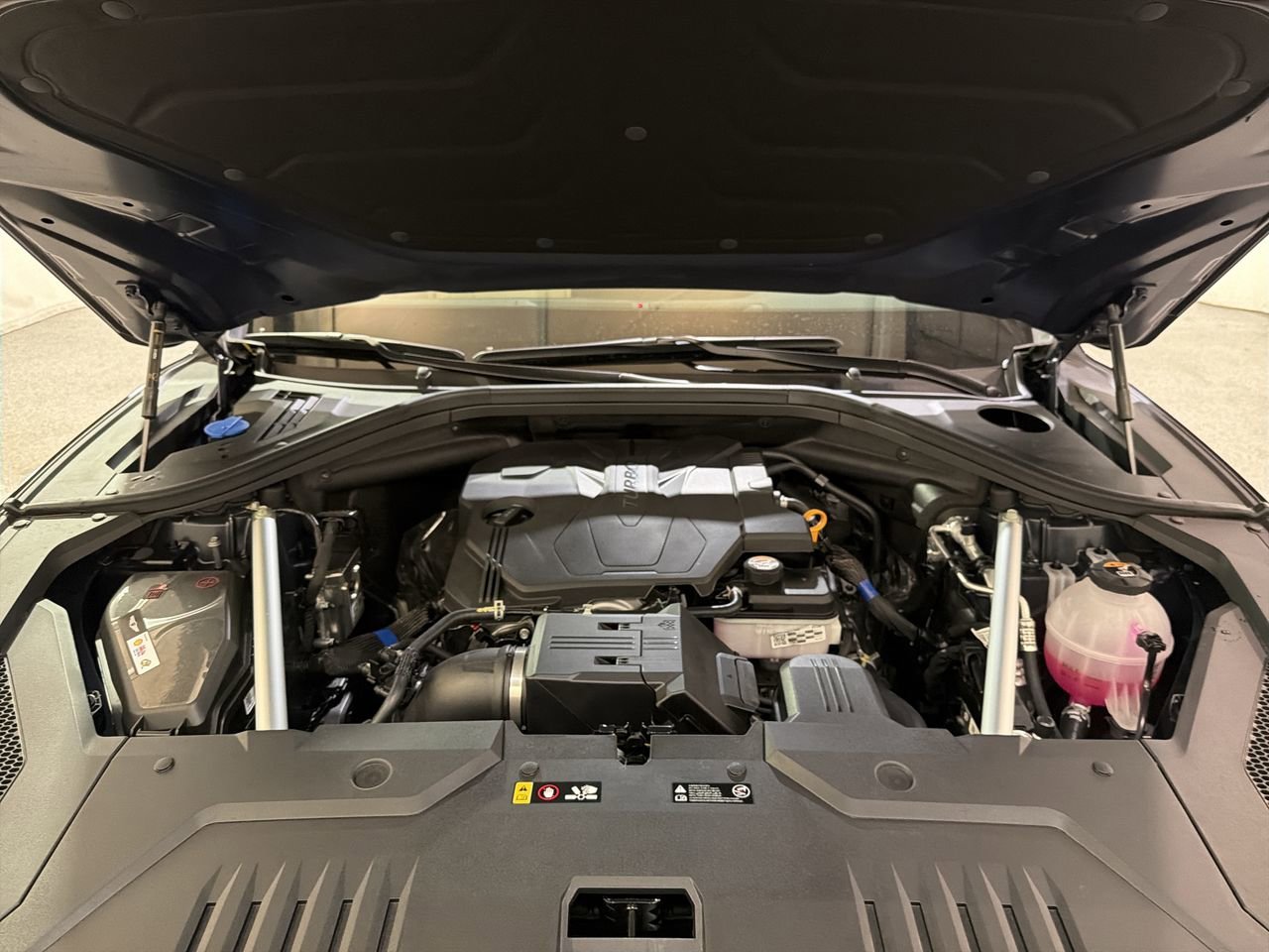 New 2026 Capri Blue Genesis 2.5T ADVANCED image 11