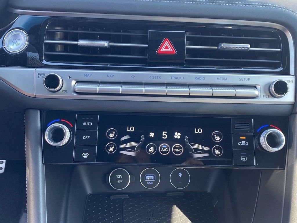 New 2025 White Genesis 3.3T SPORT PRESTIGE image 30