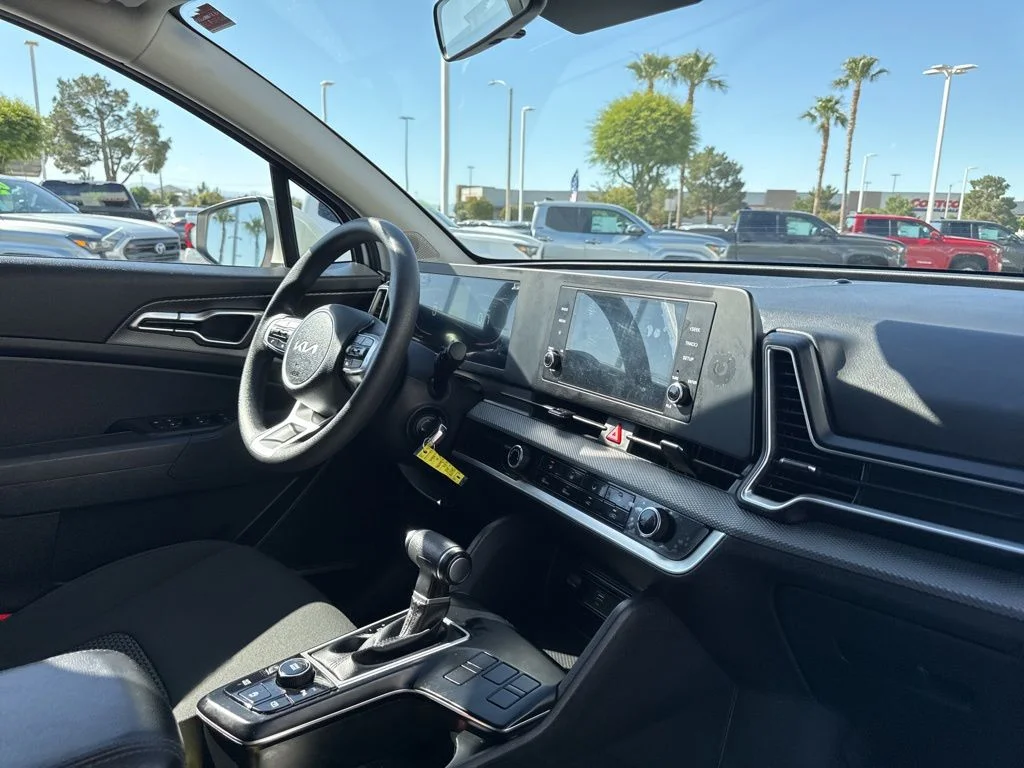Used 2023 White Kia LX image 21