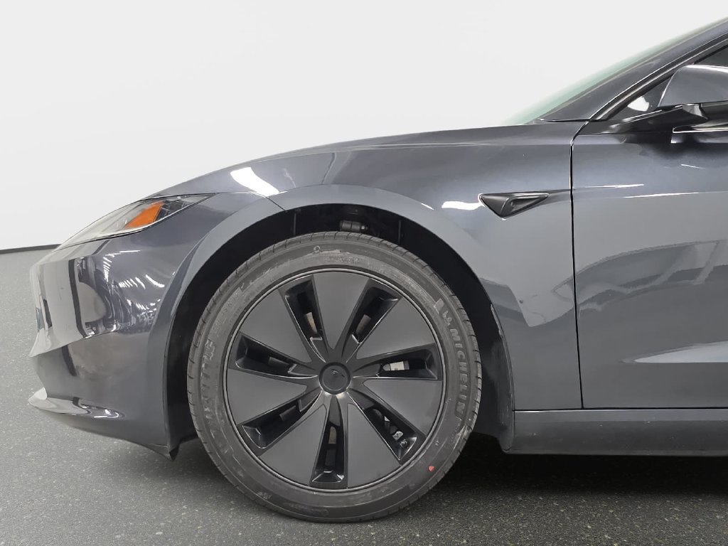 Used 2025  Tesla  image 10