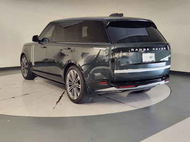 Used 2023 Belgravia Green Metallic Land Rover Autobiography image 6