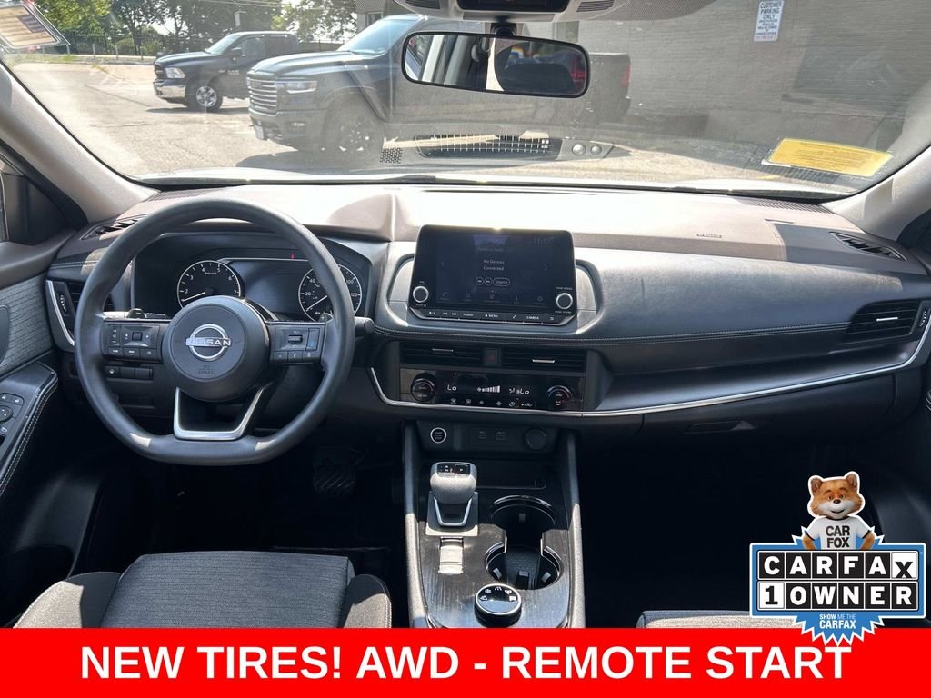 Used 2023 Silver Nissan SV image 19