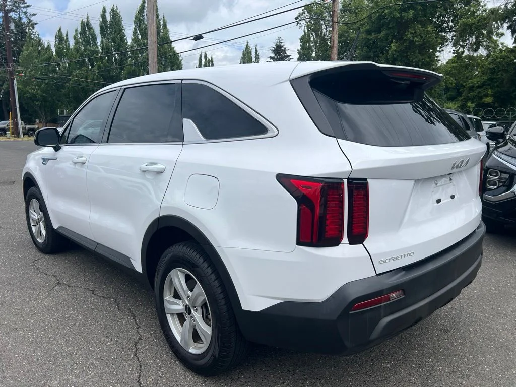 Used 2023 White Kia LX image 5
