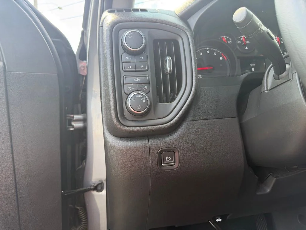 Used 2021  Chevrolet Custom Trail Boss image 17