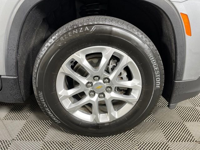 Used 2023 Gray Chevrolet LS image 9