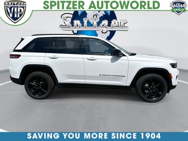 Used 2024 White Jeep Altitude X image 10