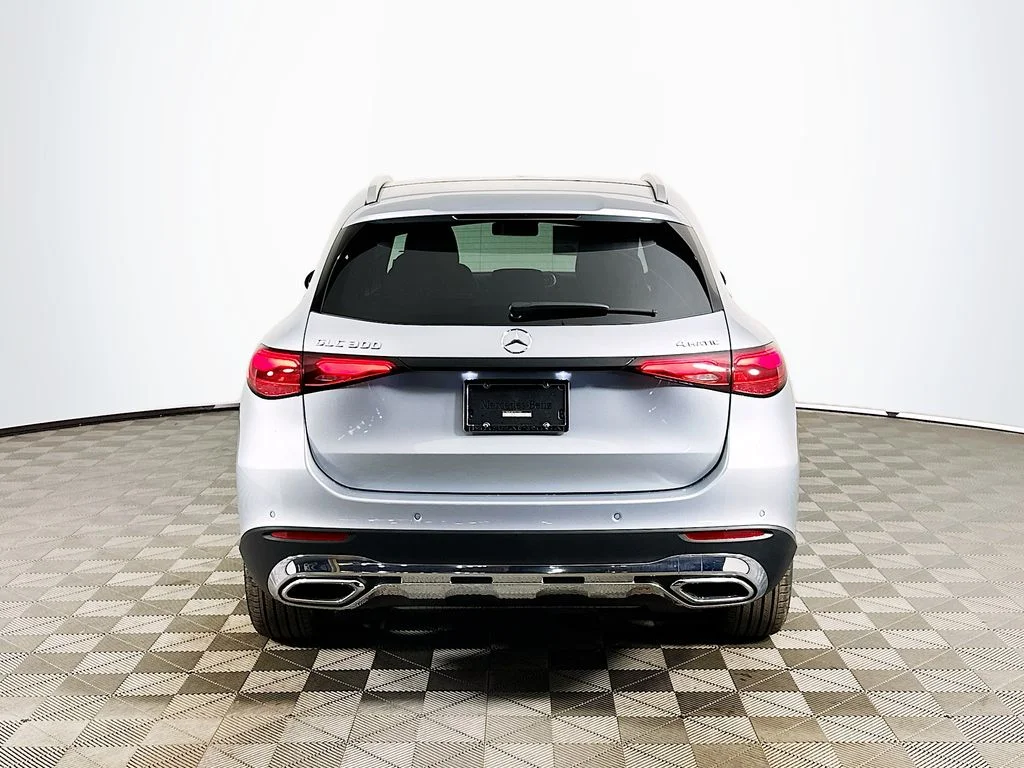 Used 2026 Gray Mercedes-Benz GLC 300 image 5
