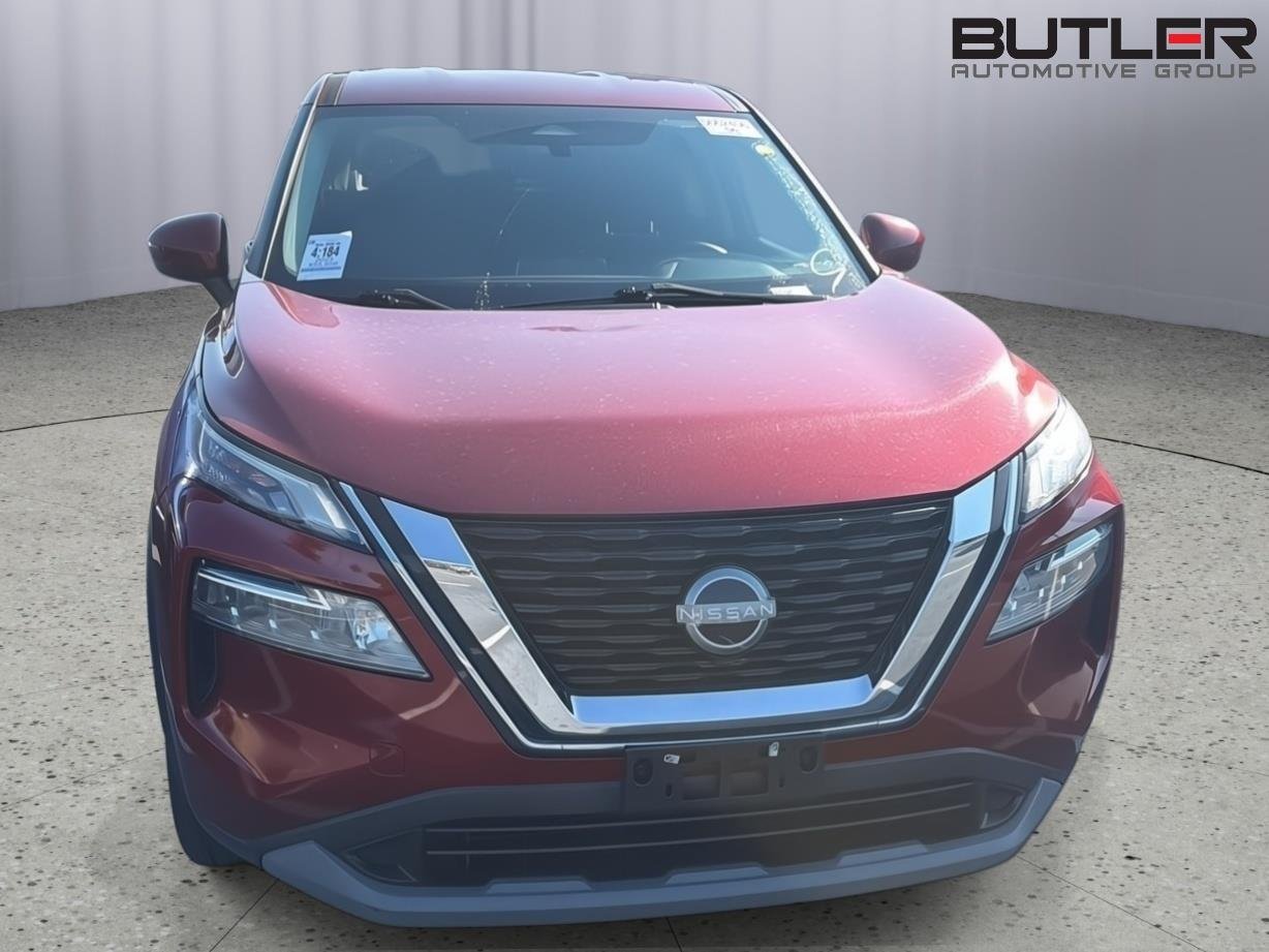Used 2023 Scarlet Ember Tintcoat Nissan SV image 5
