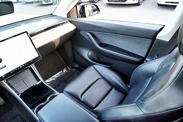 Used 2020  Tesla Long Range image 23