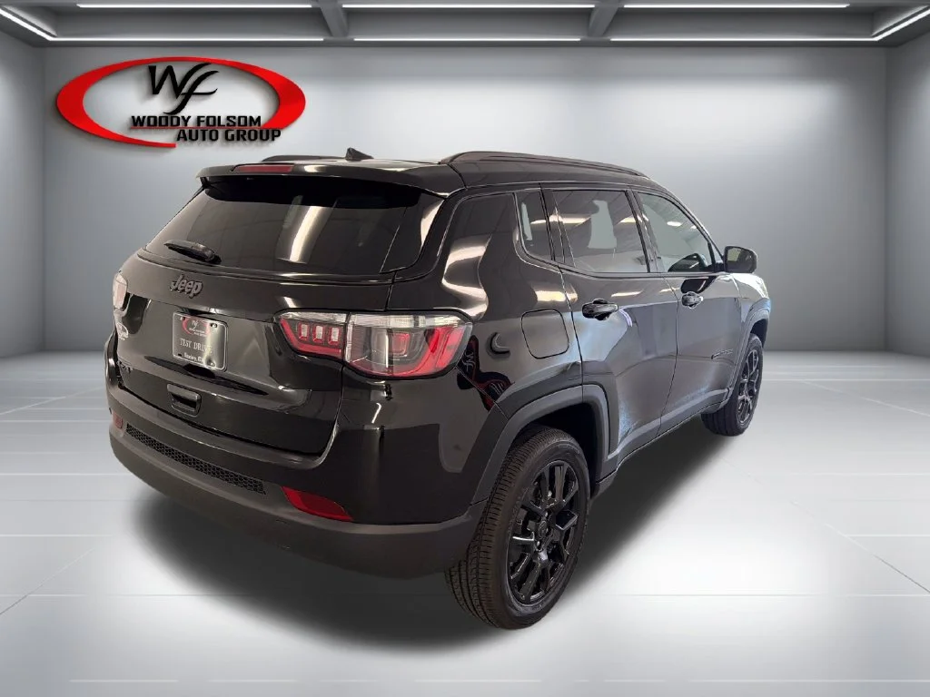 New 2027 Black Jeep Latitude image 6