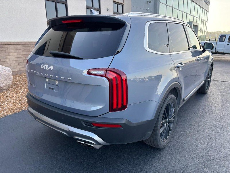 Used 2022 Everlasting Silver Kia SX FWD image 3