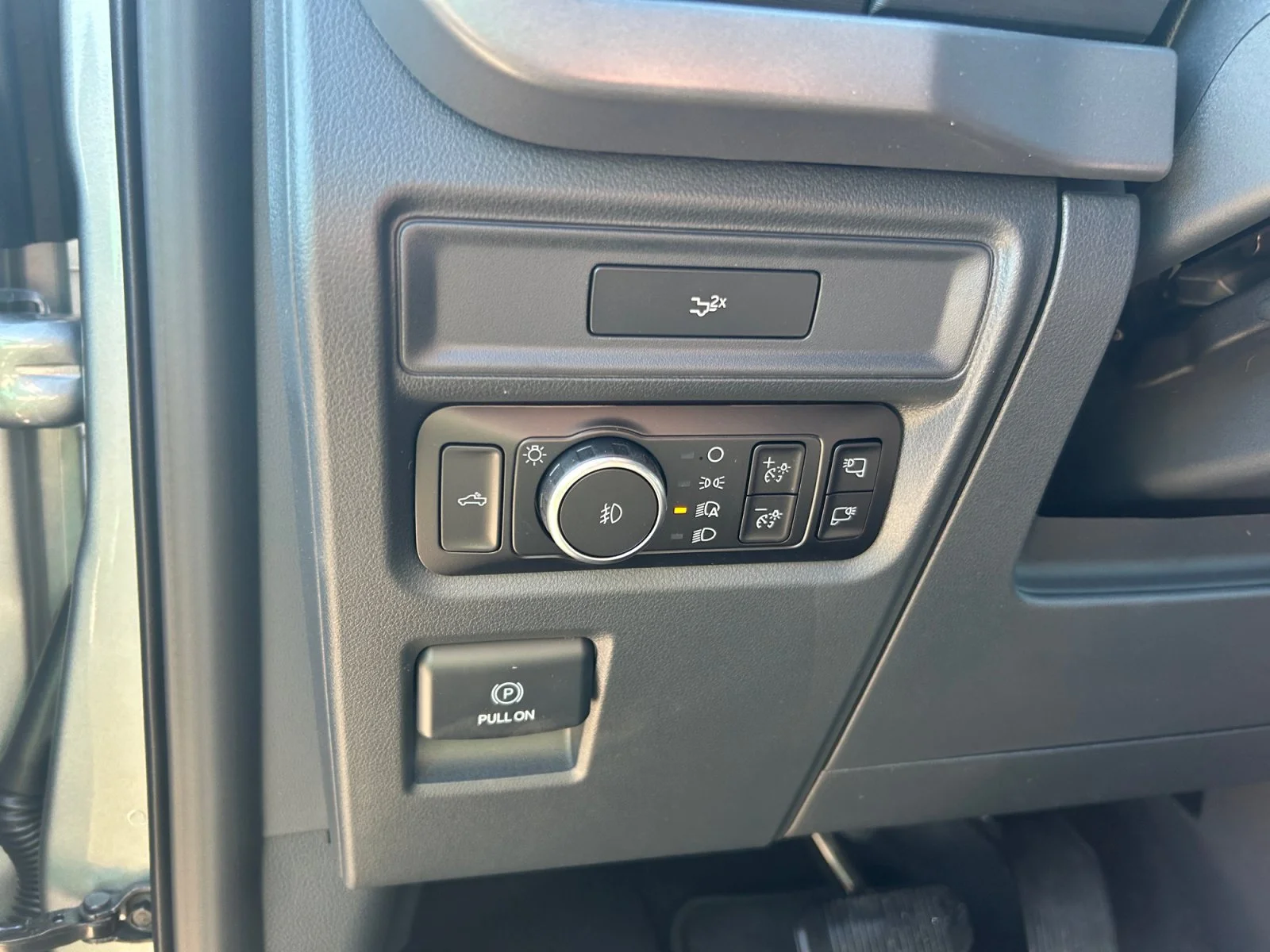 New 2026 Iconic Silver Metallic Ford XLT image 16