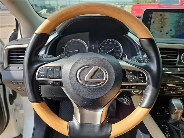 Used 2022 Eminent White Pearl Lexus Front-Wheel Drive image 14
