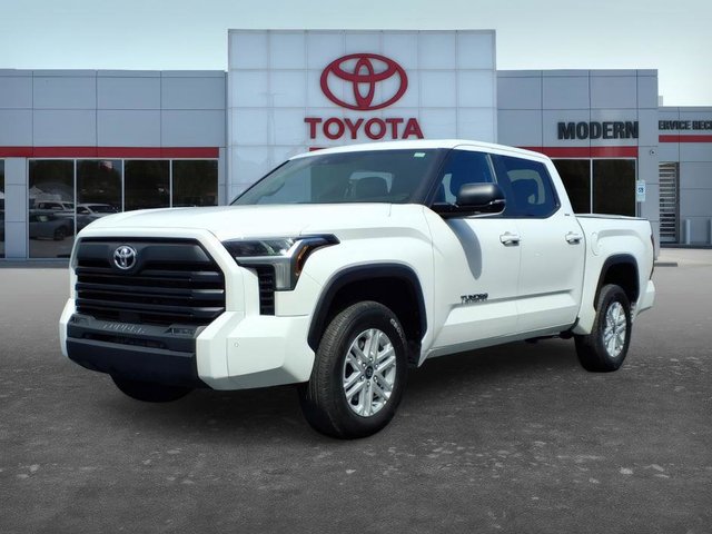 2025 Toyota Tundra 4WD SR5