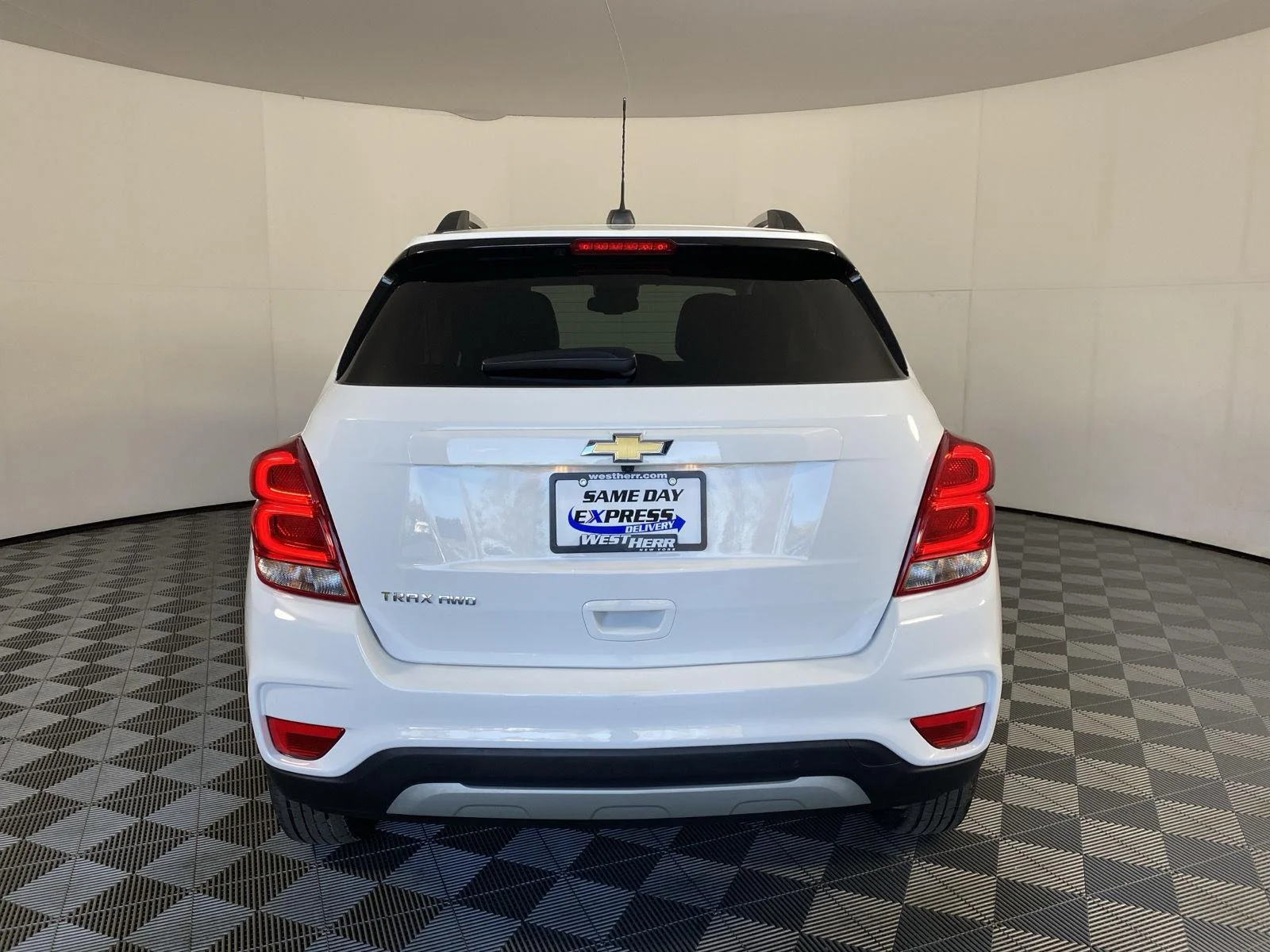 Used 2022 Summit White Chevrolet LT image 13