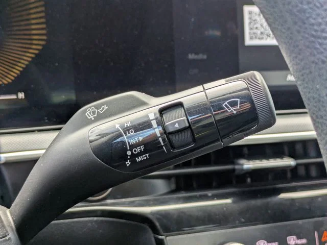 2025 Kia K5 LXS - Photo 27