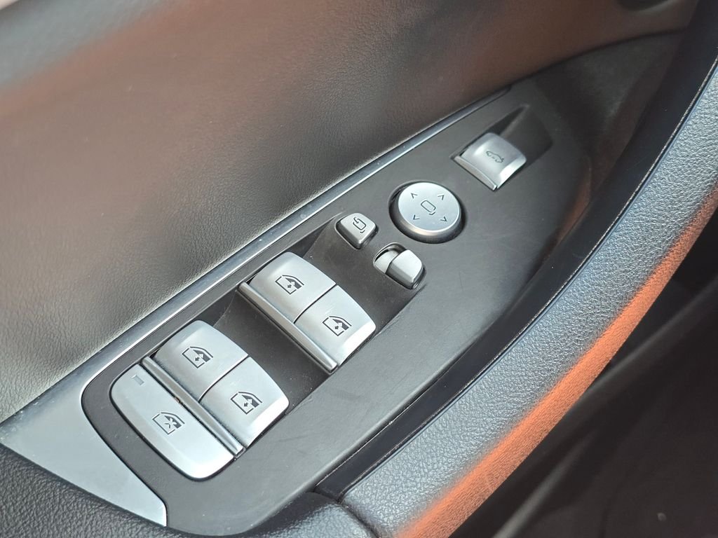 Used 2024 Gray BMW xDrive30i image 29