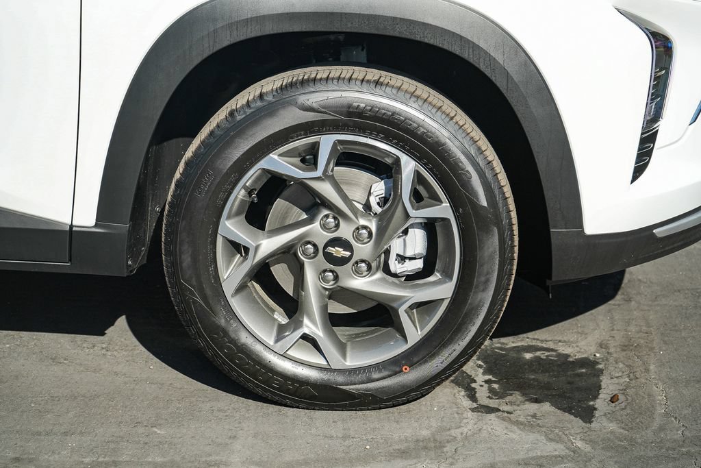 New 2026 Summit White Chevrolet LT image 10