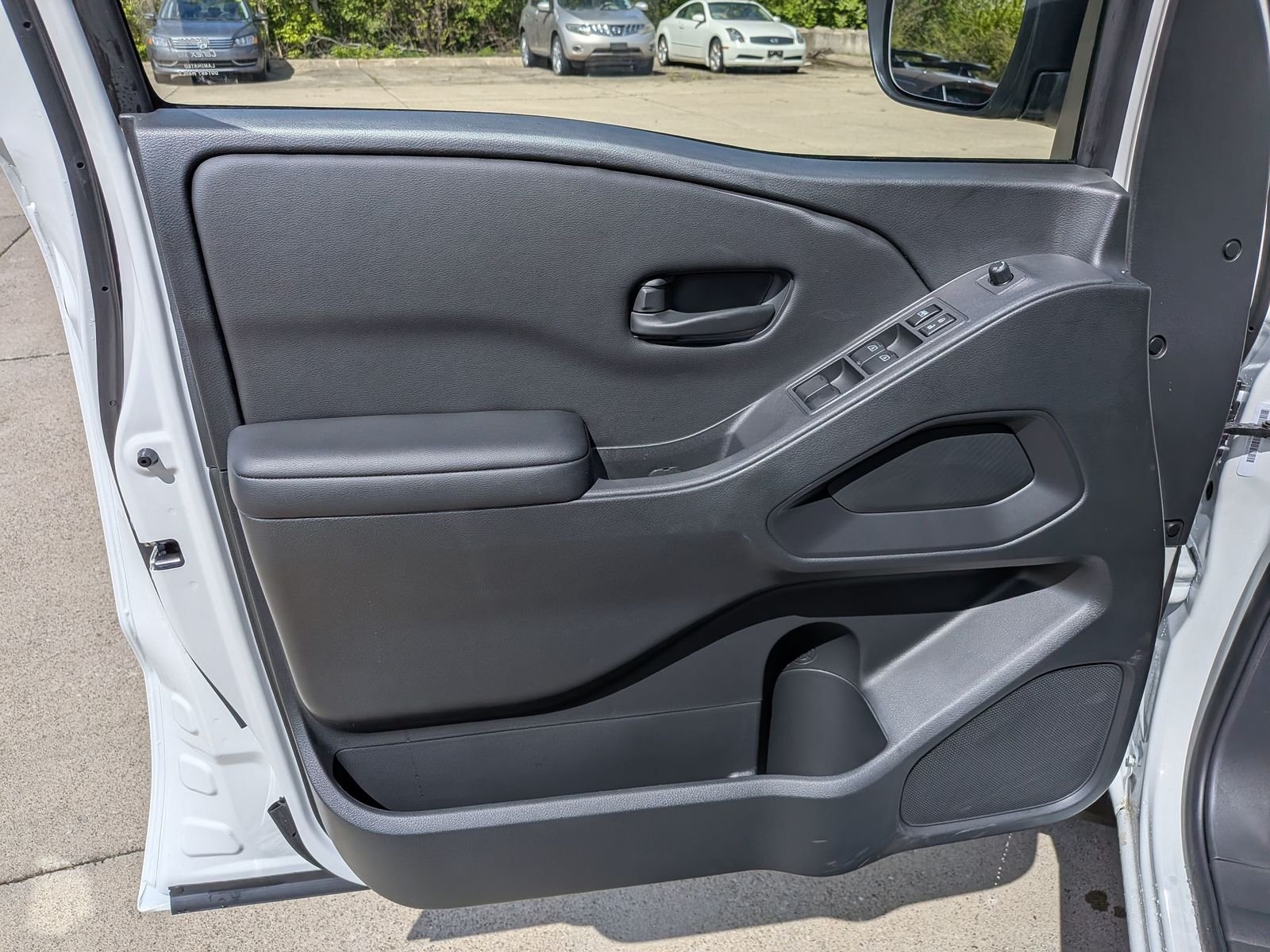 New 2026 Glacier White Nissan Crew Cab SV image 23