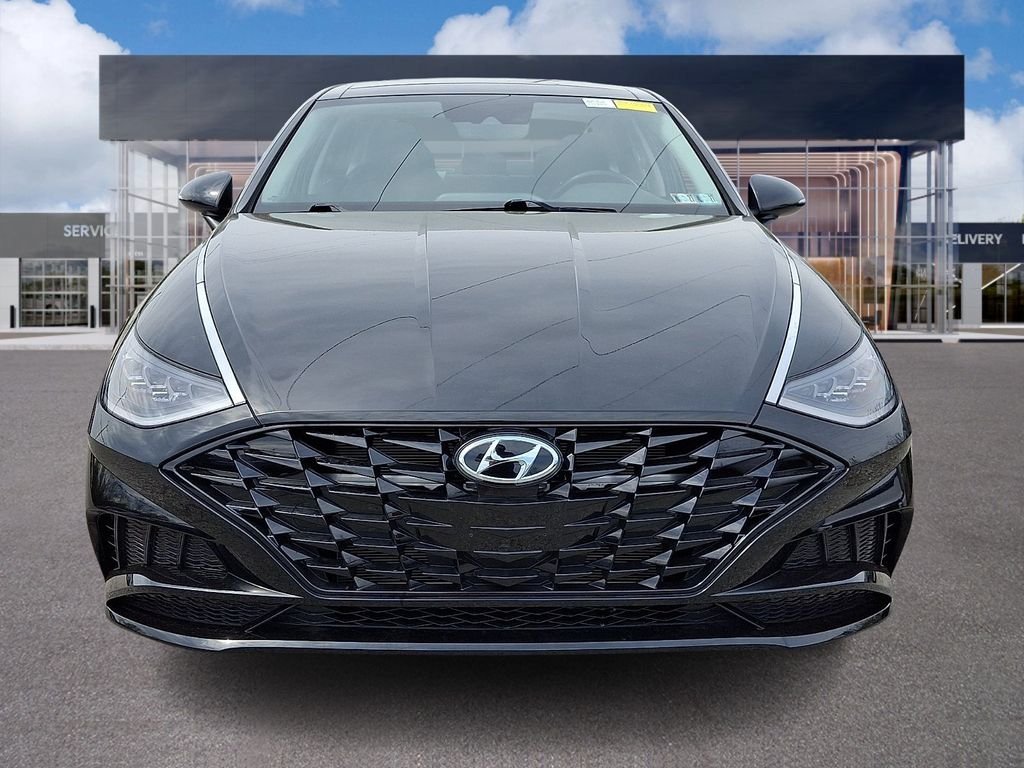 Used 2023 Black Hyundai SEL image 2
