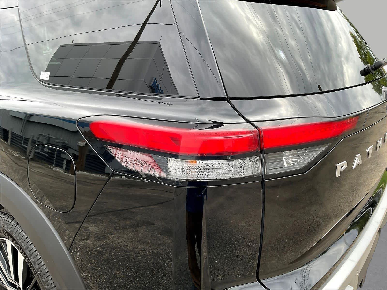 2023 Nissan Pathfinder Platinum - Photo 25