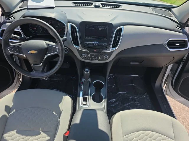 Used 2019 White Chevrolet LS image 10