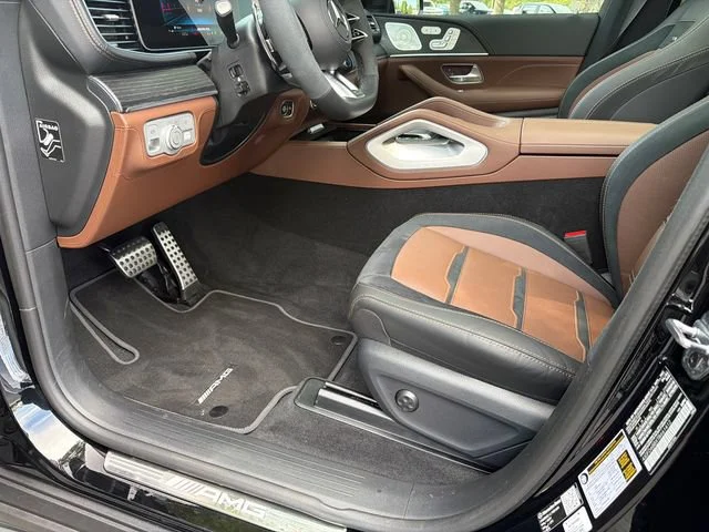 Used 2026 Black Mercedes-Benz 4MATIC®+ image 9