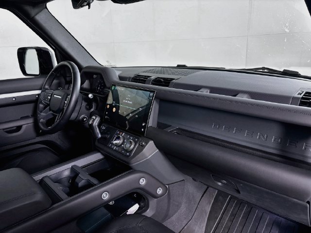 New 2026 White Land Rover X-Dynamic SE image 27