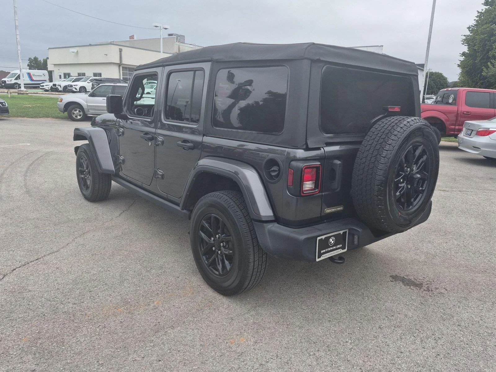 Used 2023 Granite Crystal Metallic Clearcoat Jeep Freedom image 3