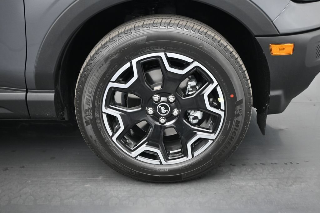 New 2026 Carbonized Gray Metallic Ford Outer Banks image 23