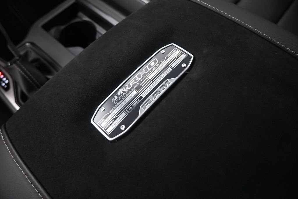 New 2026 Diamond Black Crystal Pearl-Coat Exterior Paint RAM RHO image 4
