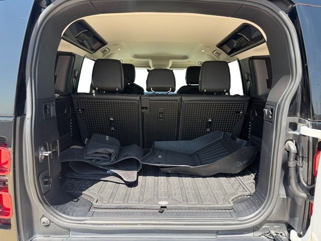 Used 2022 White Land Rover S image 18