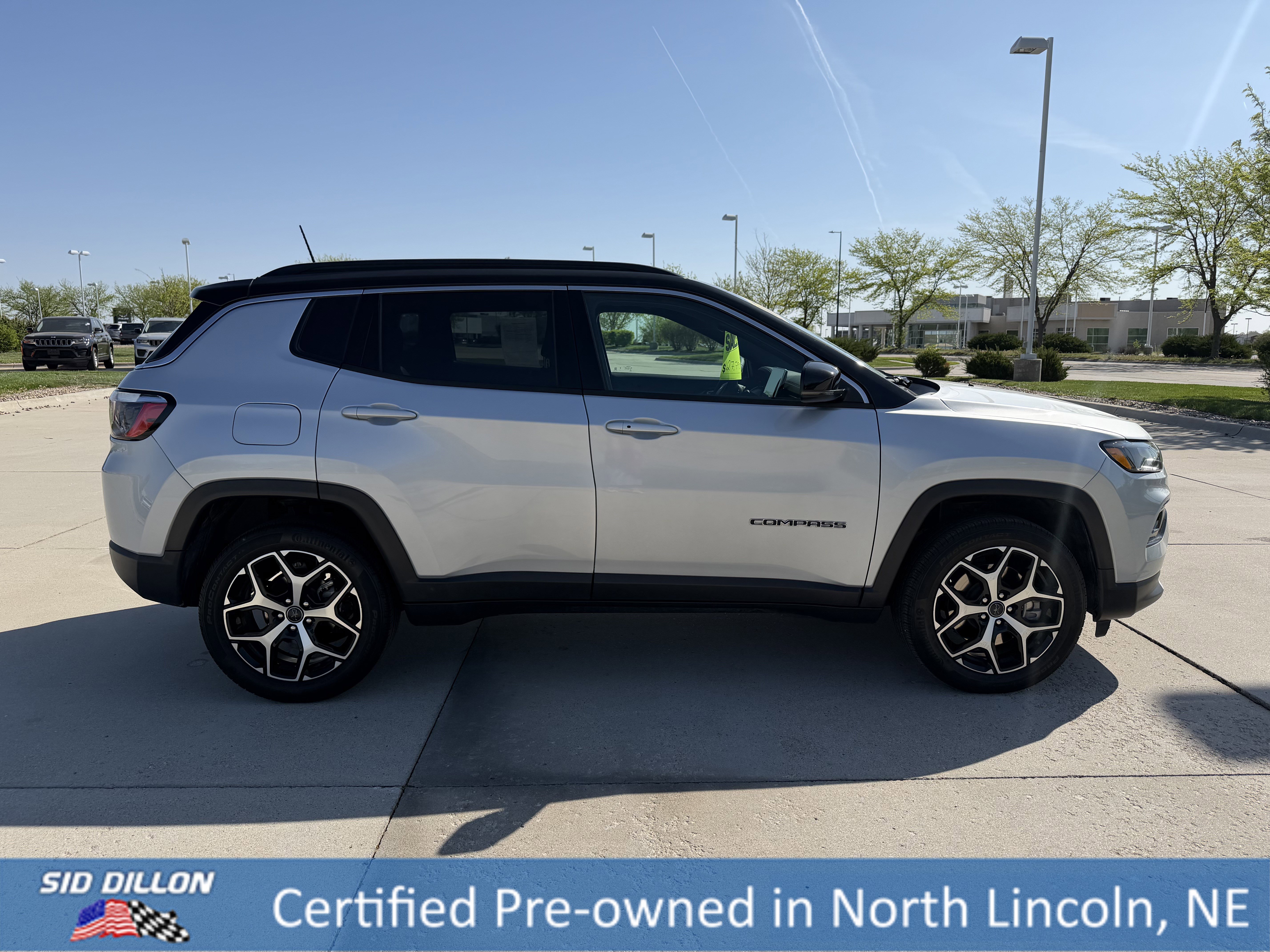 Used 2025 Silver Zynith Metallic Clearcoat Jeep Limited image 3