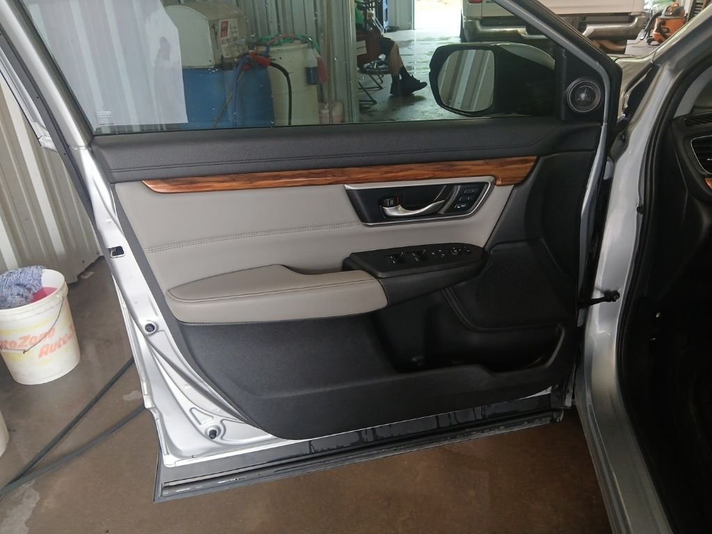 Used 2019 Silver Honda EX-L image 29