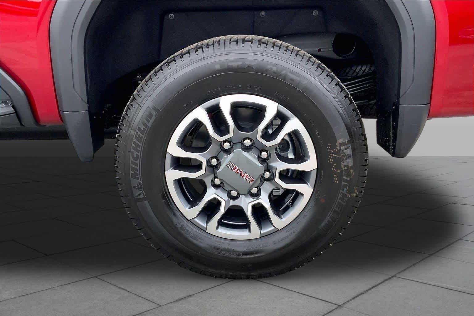 2026 GMC Sierra 2500HD SLT - Photo 10