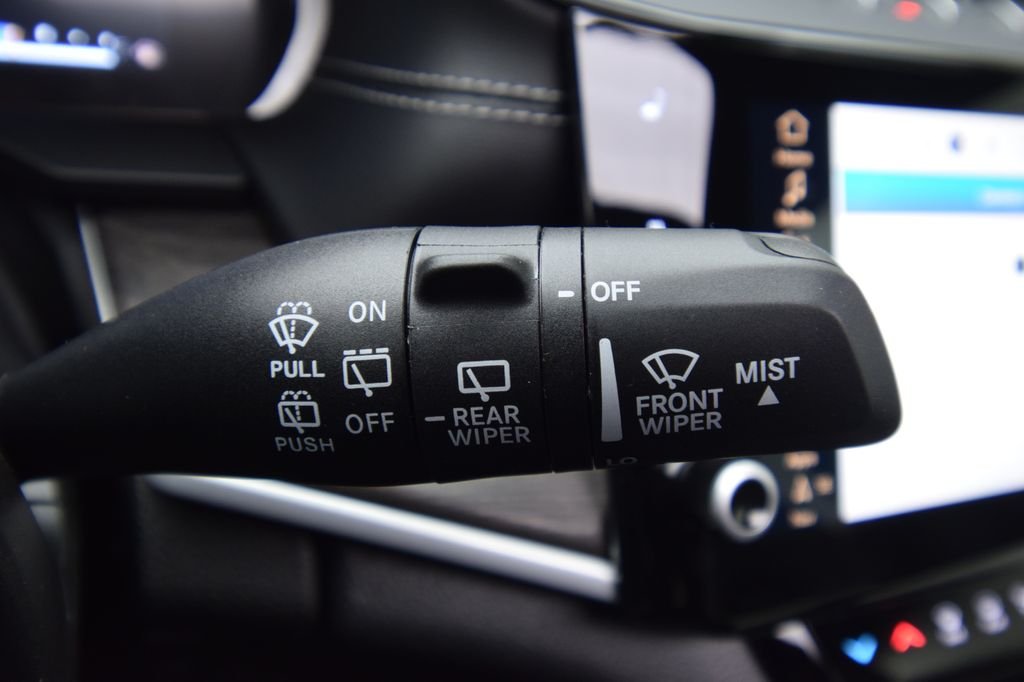 New 2026 Silver Zynith Exterior Paint Jeep Altitude image 31