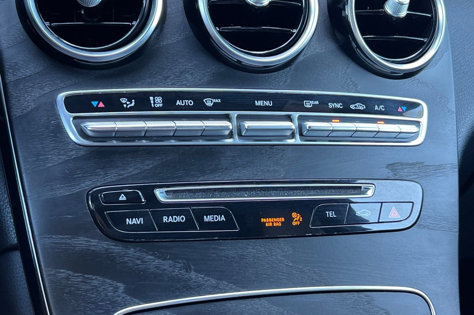 Used 2019  Mercedes-Benz 300 image 25