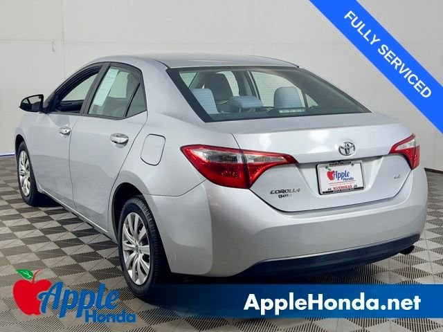Used 2014 Classic Silver Metallic Toyota LE image 4
